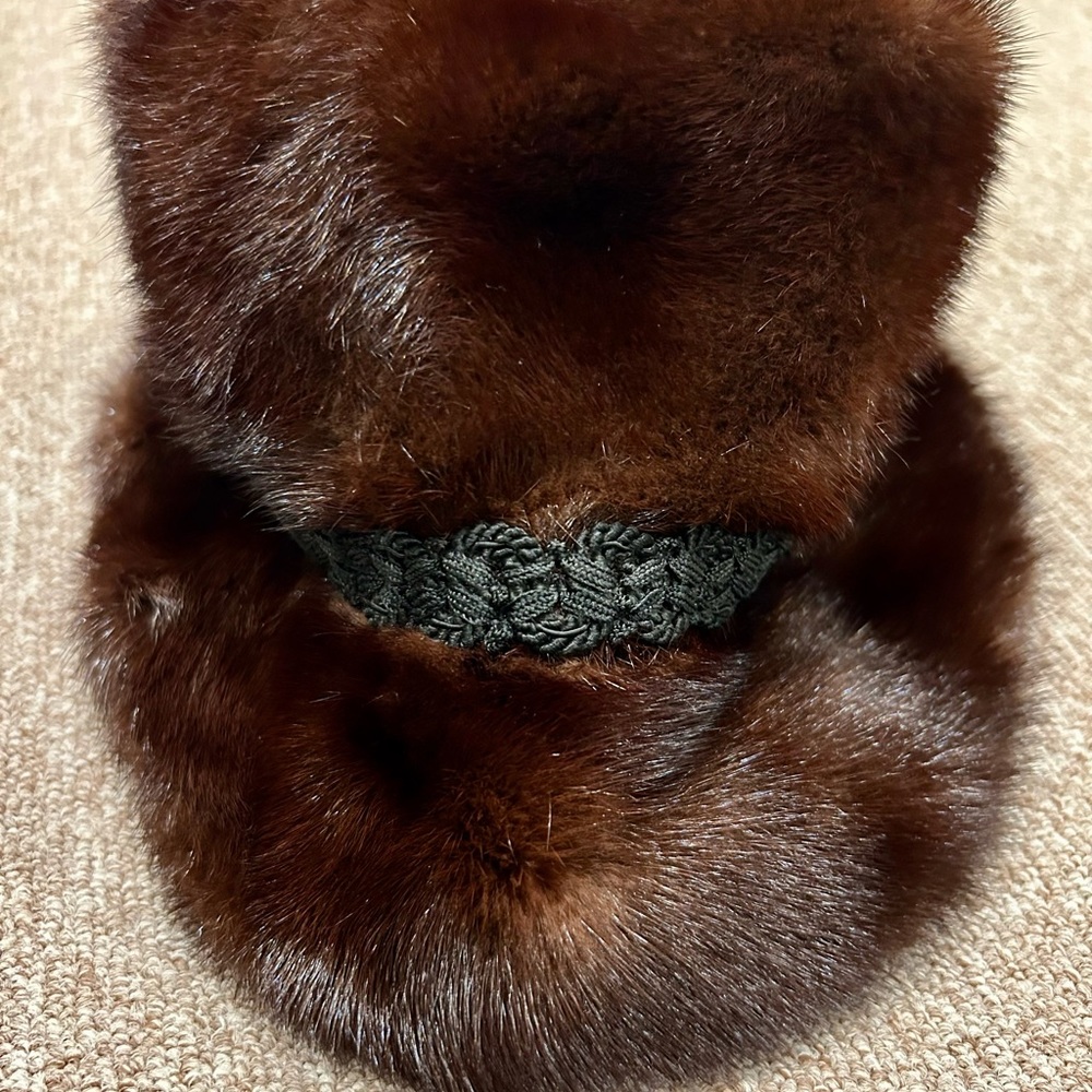 Mink Fur Hat. Pristine. Reversible - image 4